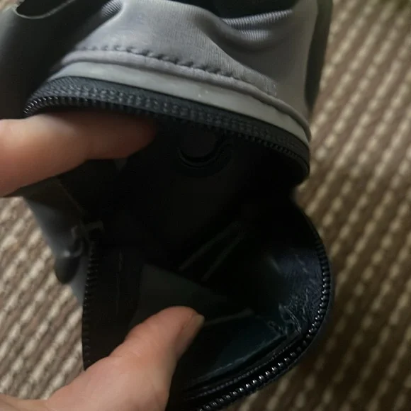 Amphipod Hydrapack Ultraflask 20oz - Picture 4 of 6